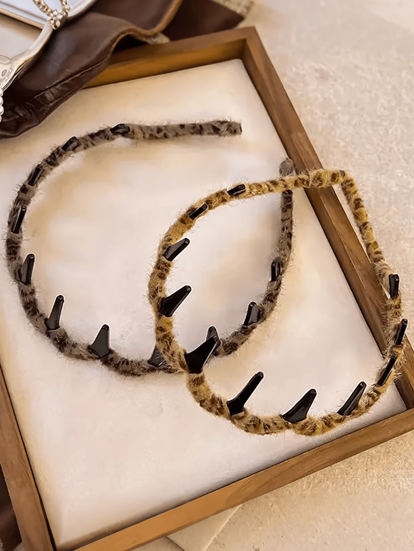 Kadınlar için Leopar Desenli D - Women Accessories Shop Design incelemesi ve fiyatı